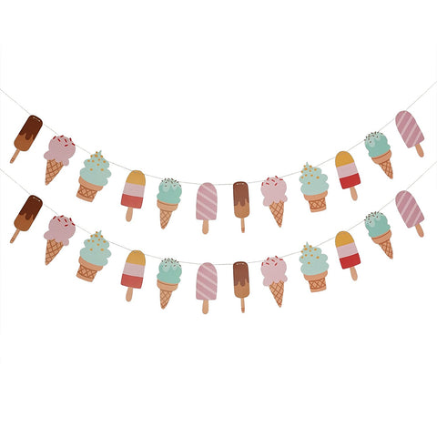 Le Banners and Garlands