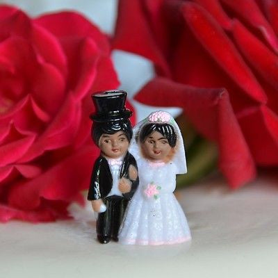 2 Cute Vintage Wedding Bride and Groom Mini Cake Toppers Short Black Hair Top Hat Dark Skin - le petit pain
