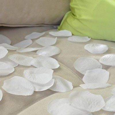 300 White Synthetic Rose Petals Fabric Rose Petals, Wedding Party Decoration - le petit pain